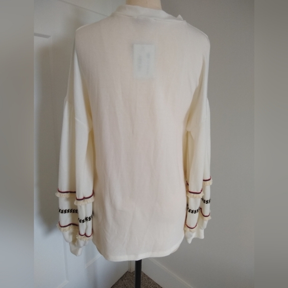 NWT Women's Flirty Off White Top with Embroidered Details Blouson Sleeves Med. - Picture 3 of 12